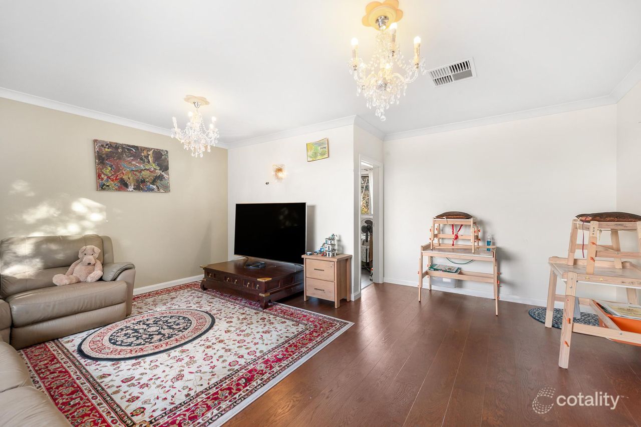 15 Belconnen Way, Weetangera, ACT 2614