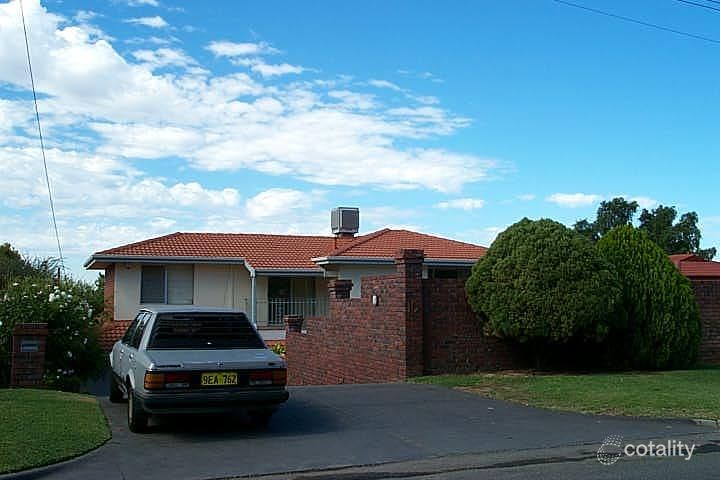 10 Seymour Ave, Dianella, WA 6059