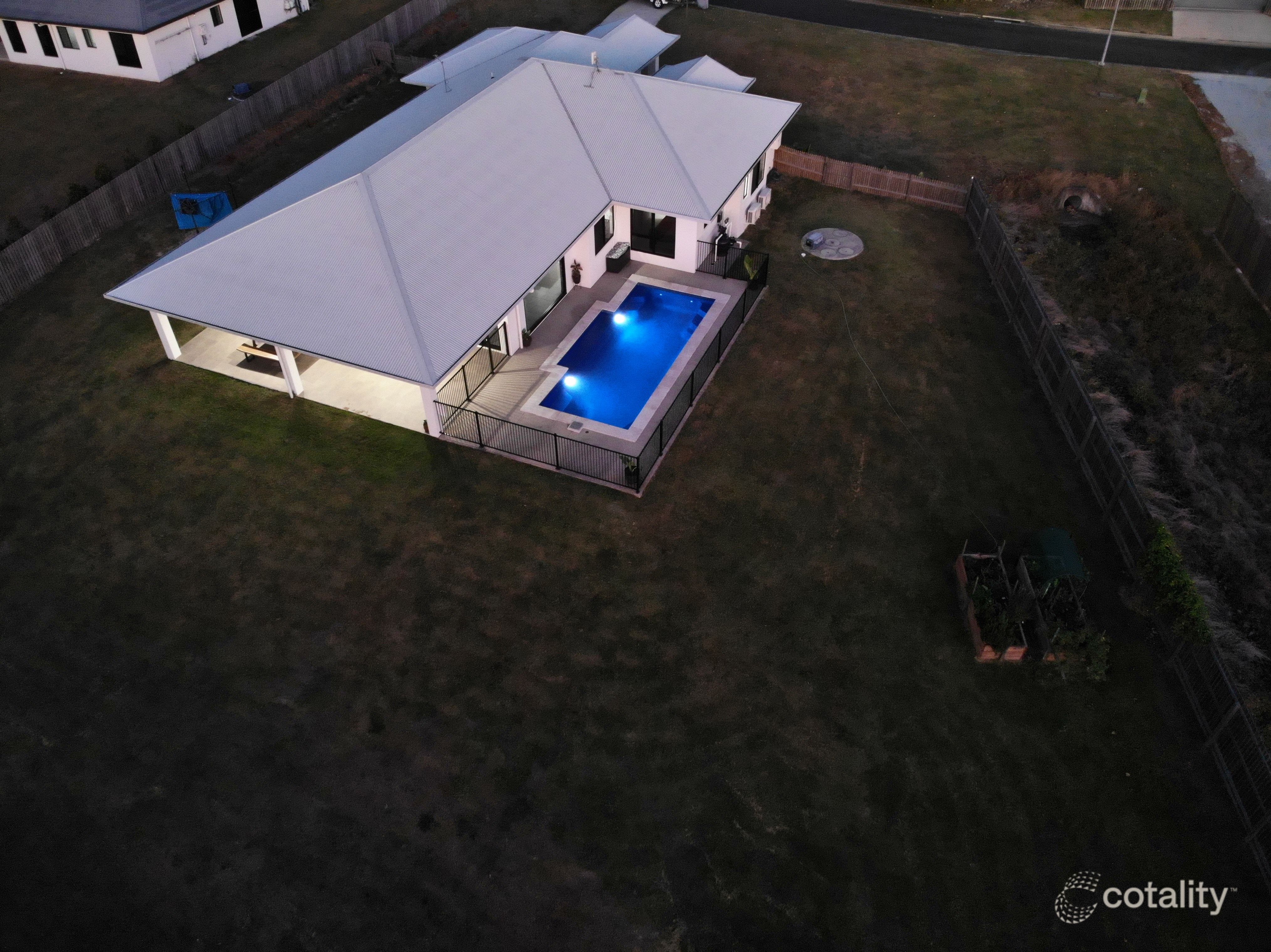 8 Lyndon Ct, Cannon Valley, QLD 4800