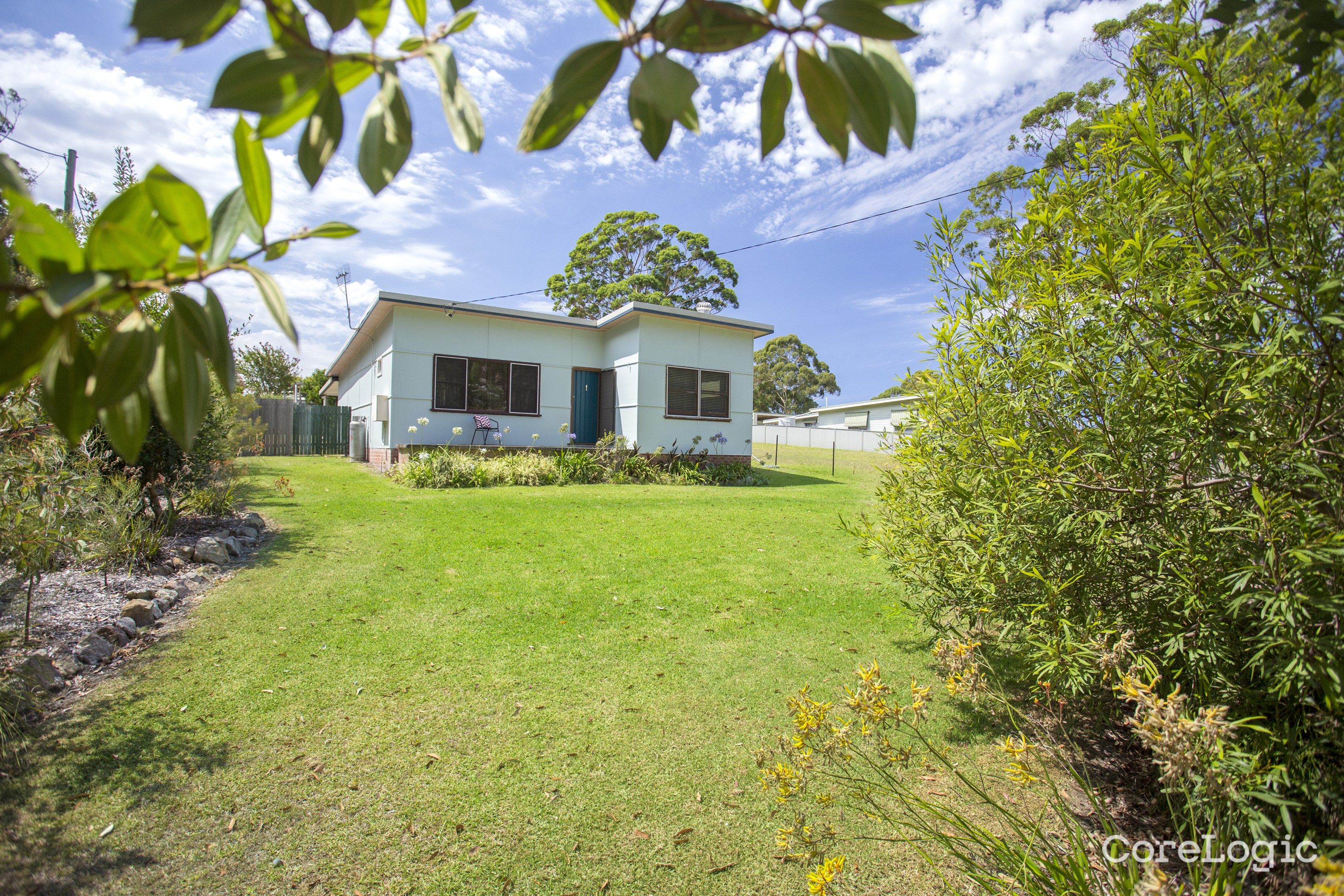 1 Spinks Ave, Lake Conjola, NSW 2539