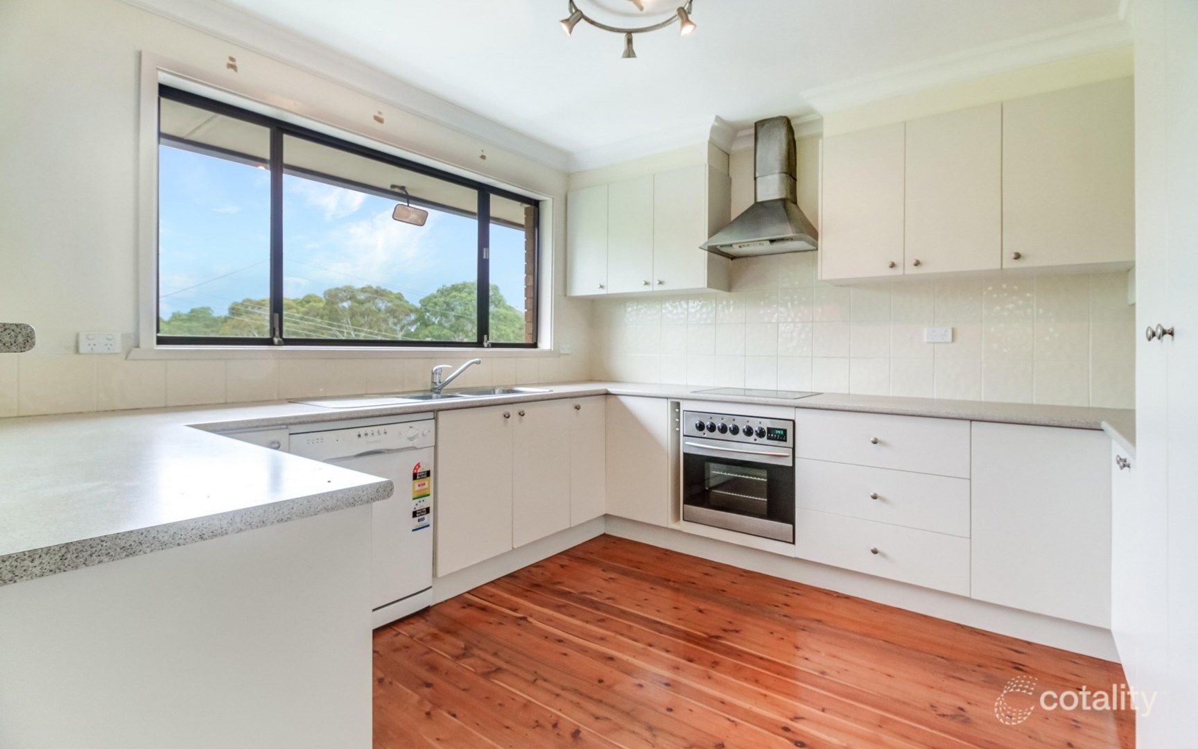 48 Jacaranda Ave, Figtree, NSW 2525