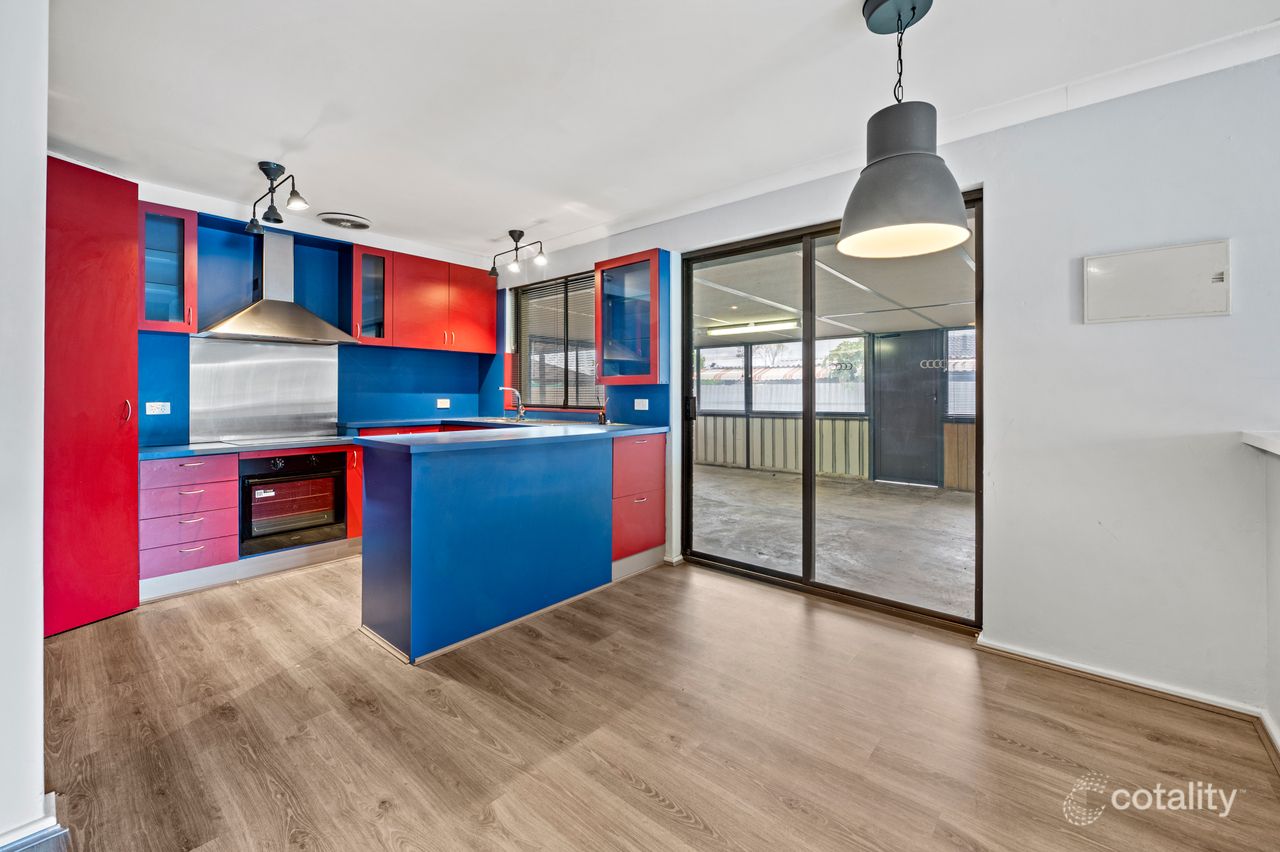 6 Bures Ct, Girrawheen, WA 6064