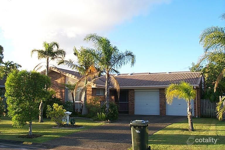 4 Lomond Ct, Varsity Lakes, QLD 4227
