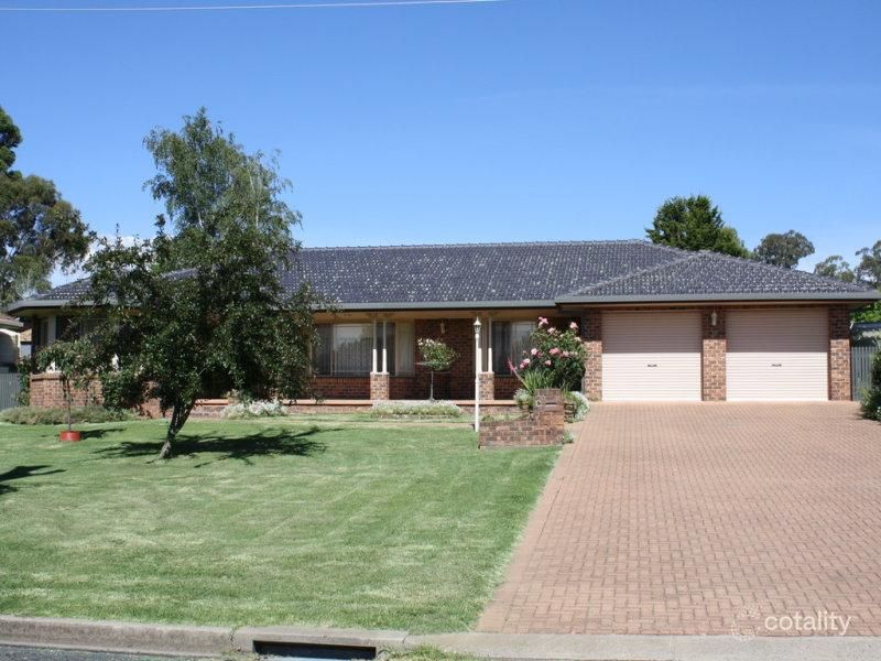 15 Cramsie Cres, Glen Innes, NSW 2370