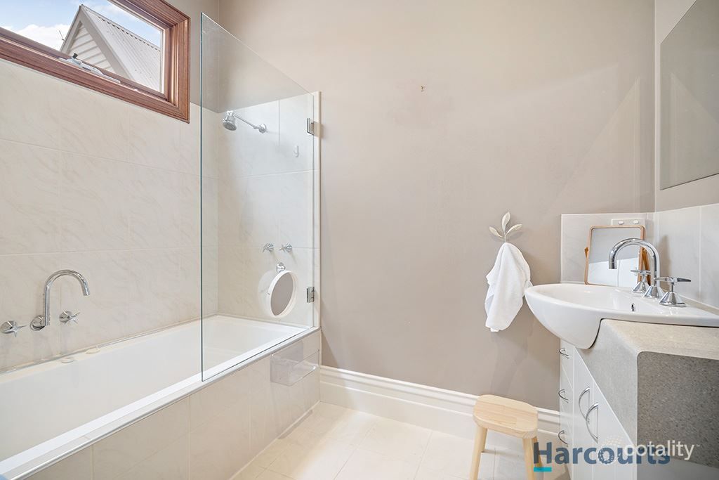 303 Ascot St S, Ballarat Central, VIC 3350