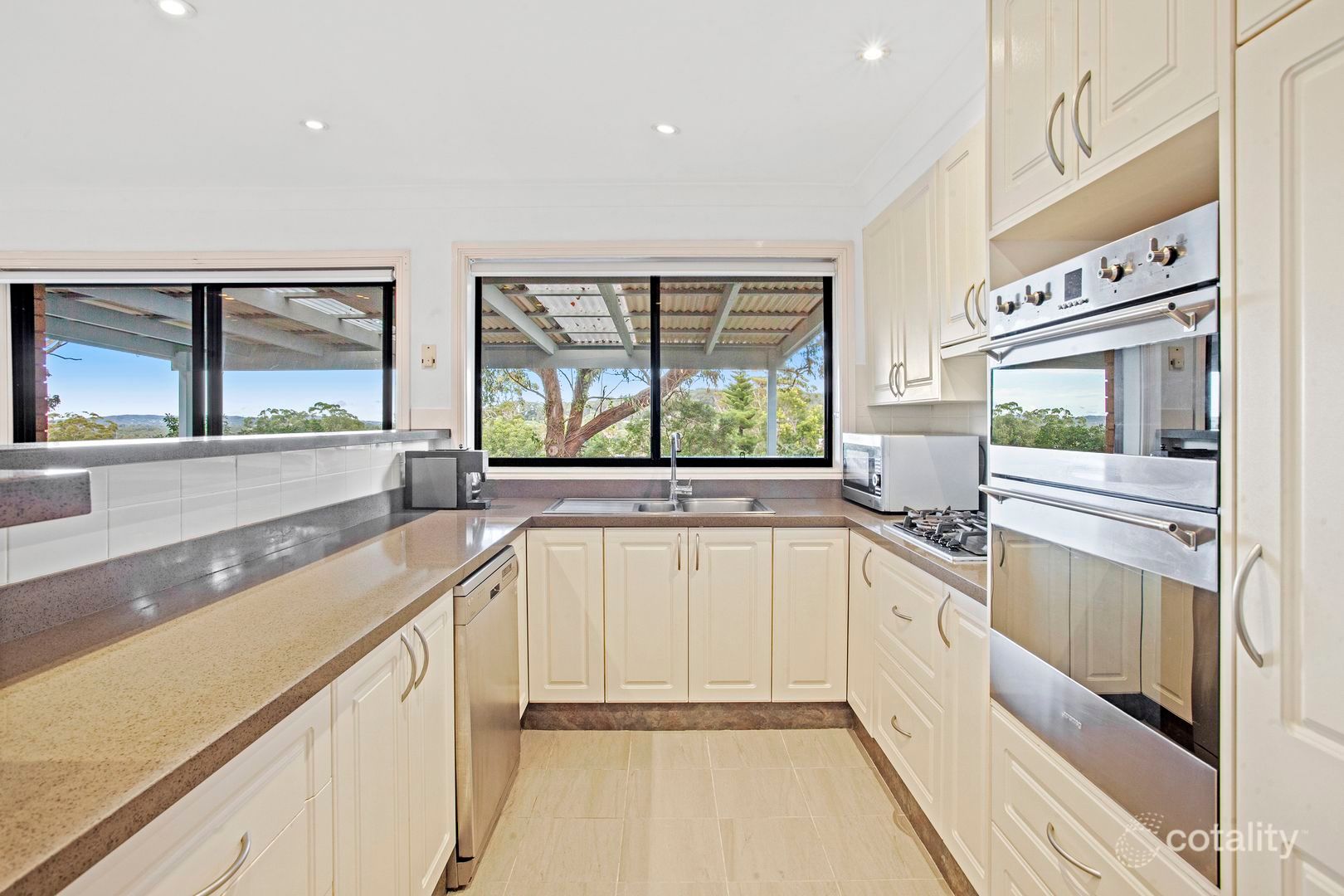 33 Kilkenny Pde, Berkeley Vale, NSW 2261