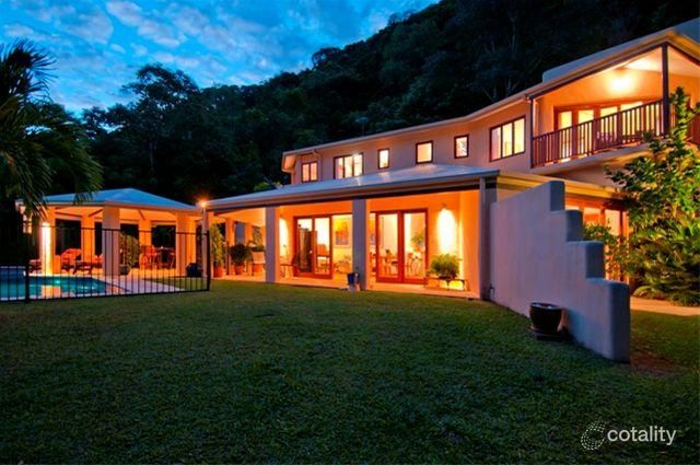 15 Hook Cl, Brinsmead, QLD 4870