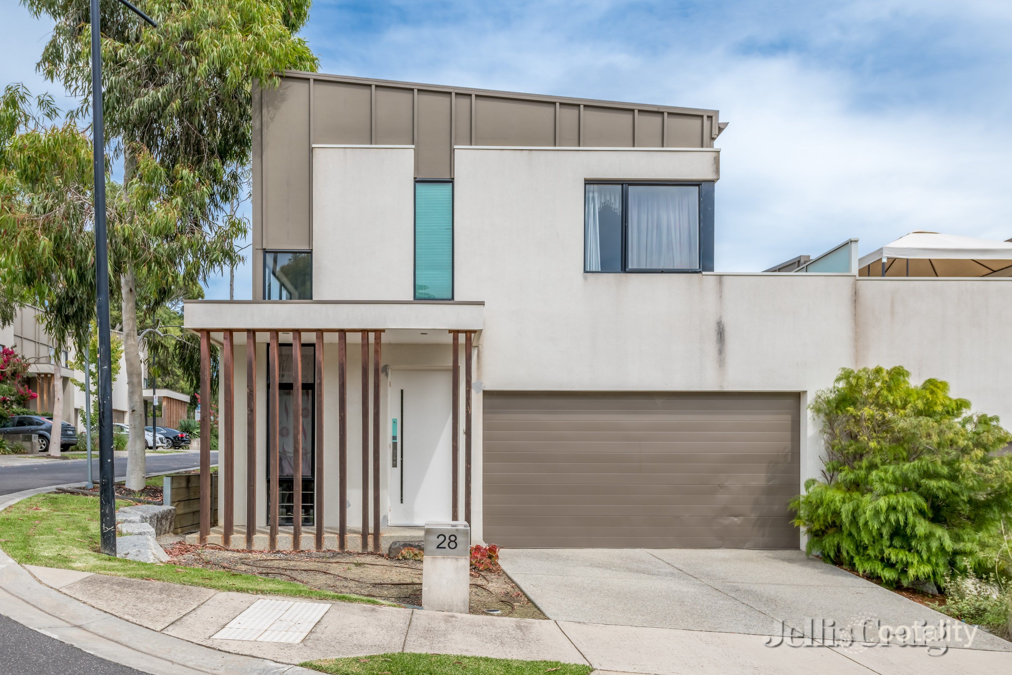 28 Burn Nar Look Dr, Burwood, VIC 3125