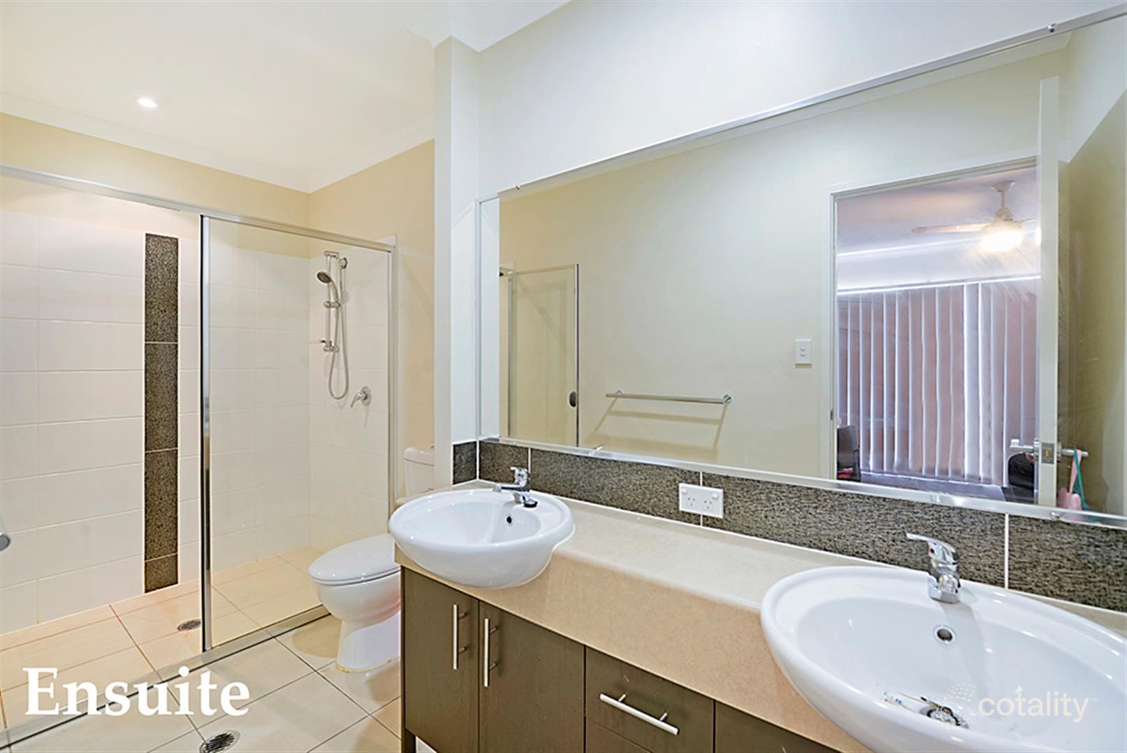 2/3 Coalstoun Crsg, Waterford, QLD 4133