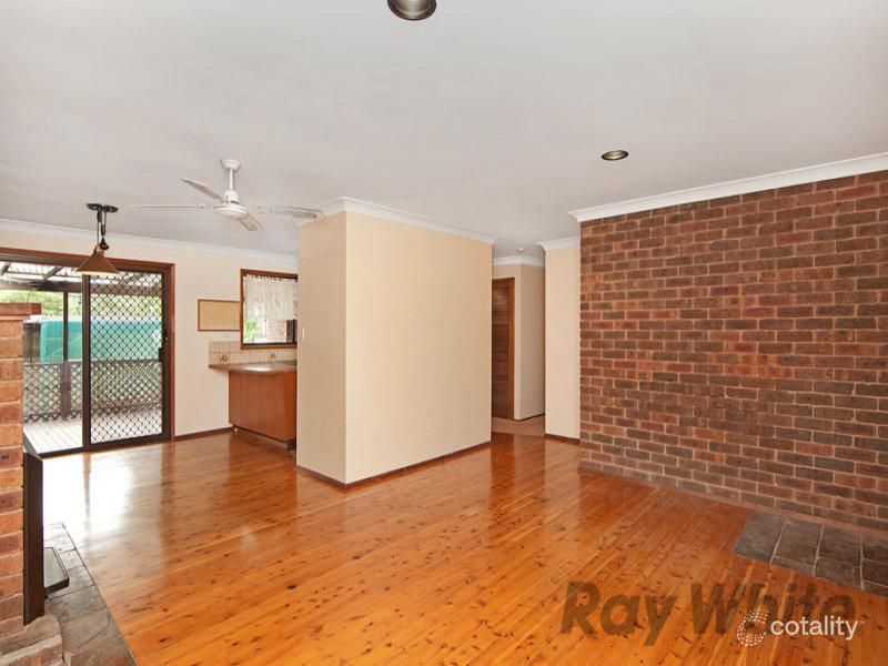 2 Morcombe Cl, Gorokan, NSW 2263