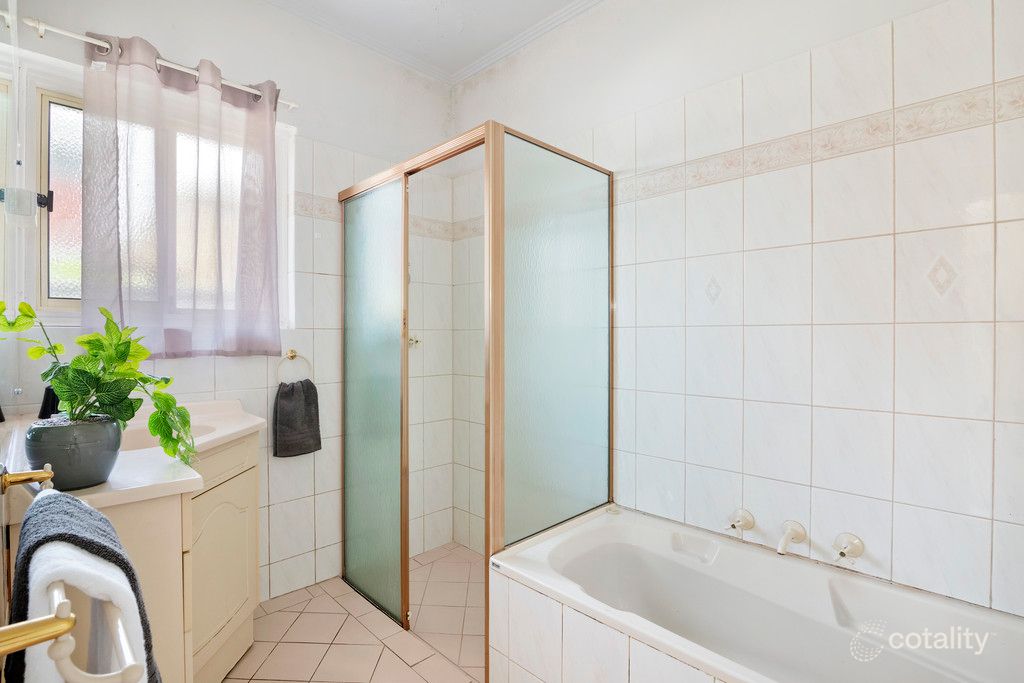 17 Allendale Ave, Novar Gardens, SA 5040