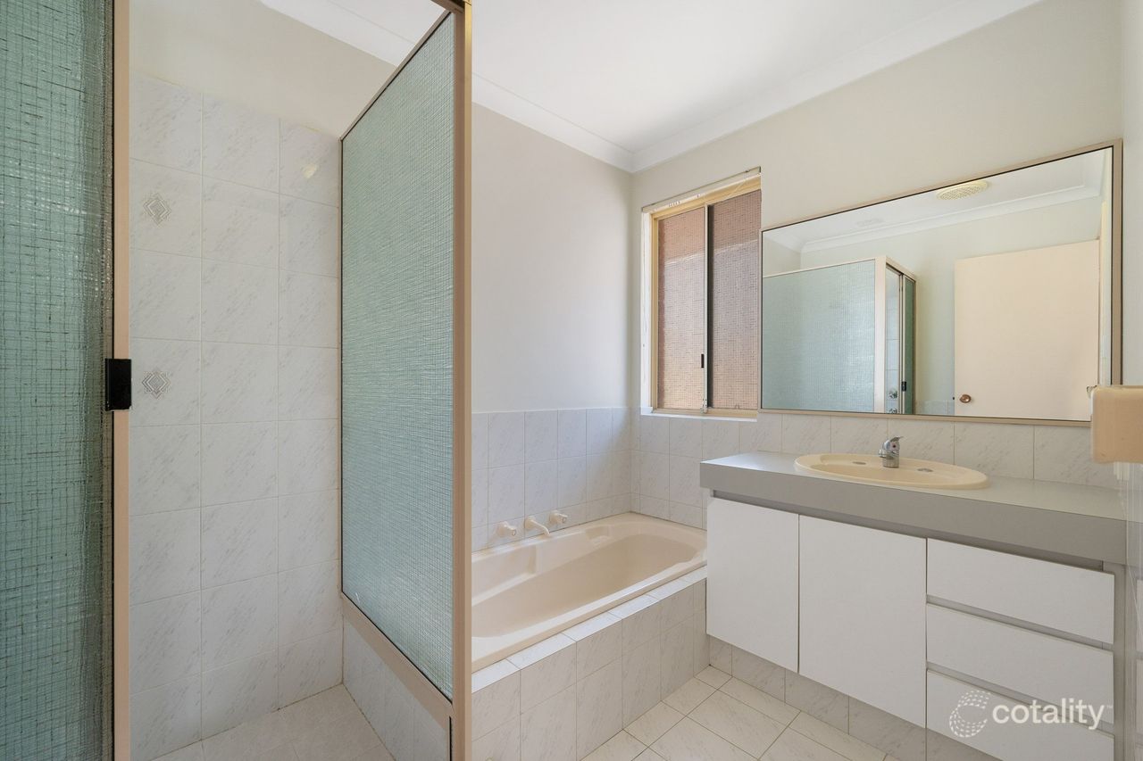 14 Sylvan Cres, Leeming, WA 6149