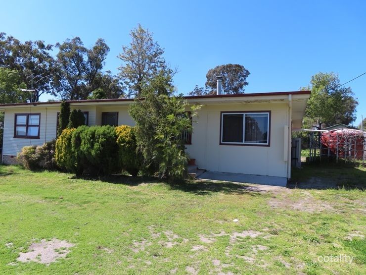 37 Wallangarra Rd, Stanthorpe, QLD 4380
