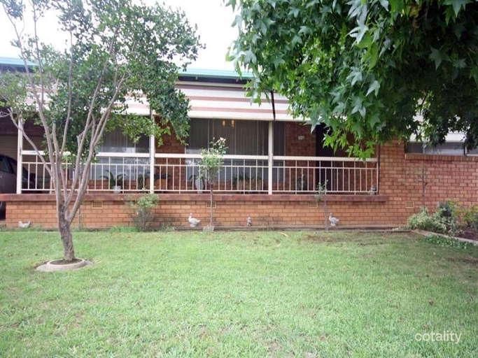 61 Raye St, Tolland, NSW 2650