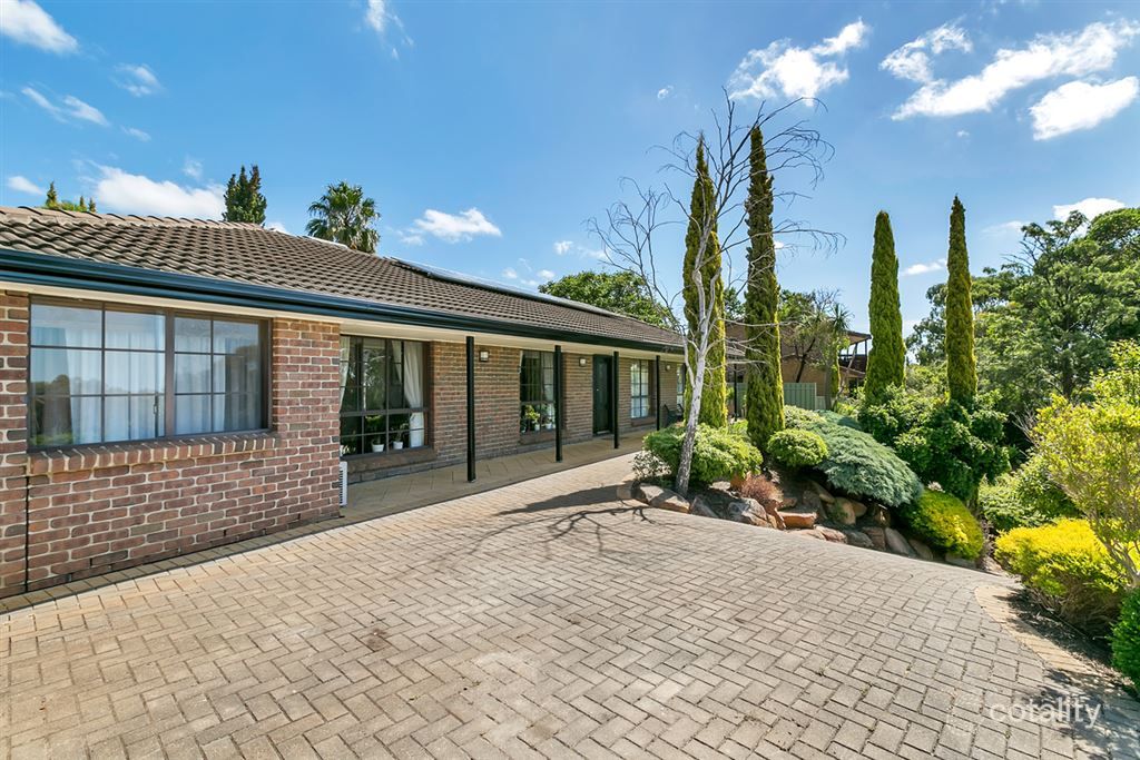 8 Redbank Cl, Happy Valley, SA 5159