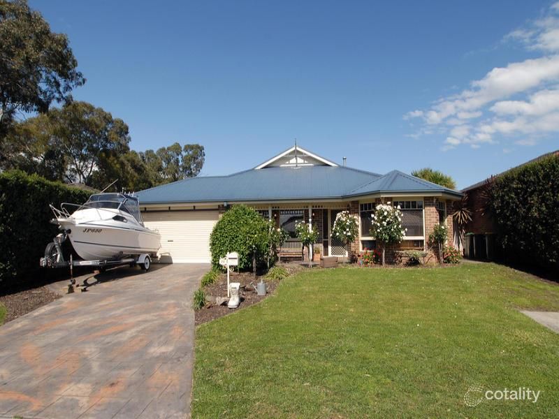 20 Captain Cook Cl, Skye, VIC 3977