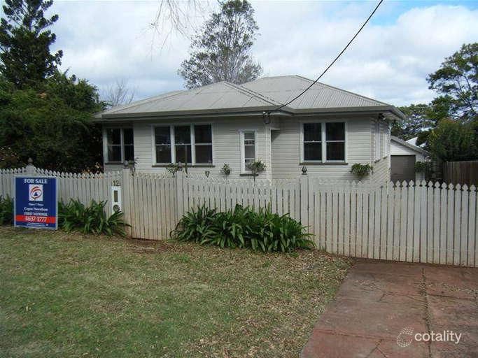 12 Collins St, Mount Lofty, QLD 4350