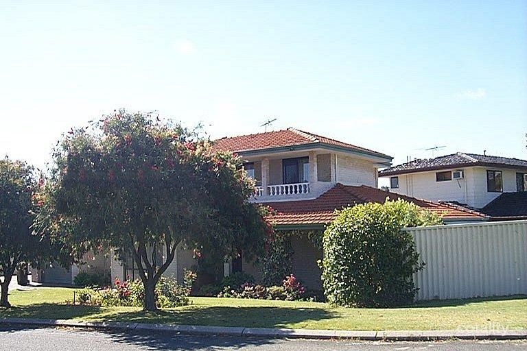 33 Willow Rd, Woodlands, WA 6018