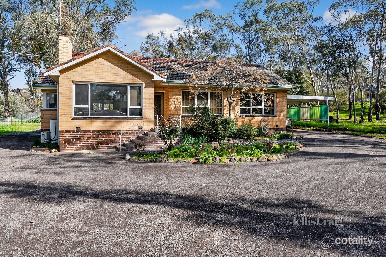 2581 Pyrenees Hwy, Green Gully, VIC 3462
