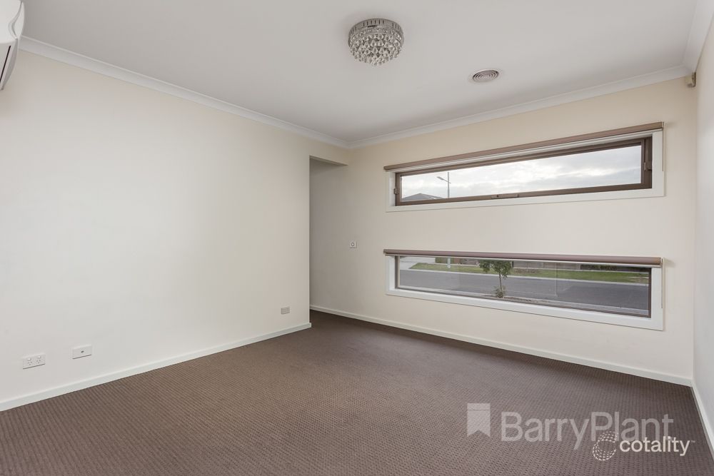 13 Seacoast St, Point Cook, VIC 3030