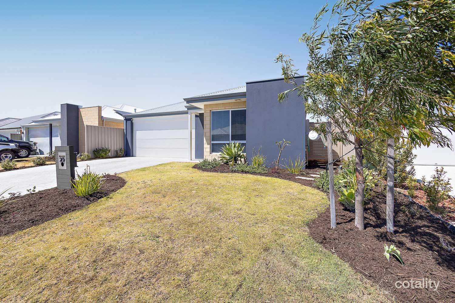 25 Broadgate Bvd, Yanchep, WA 6035