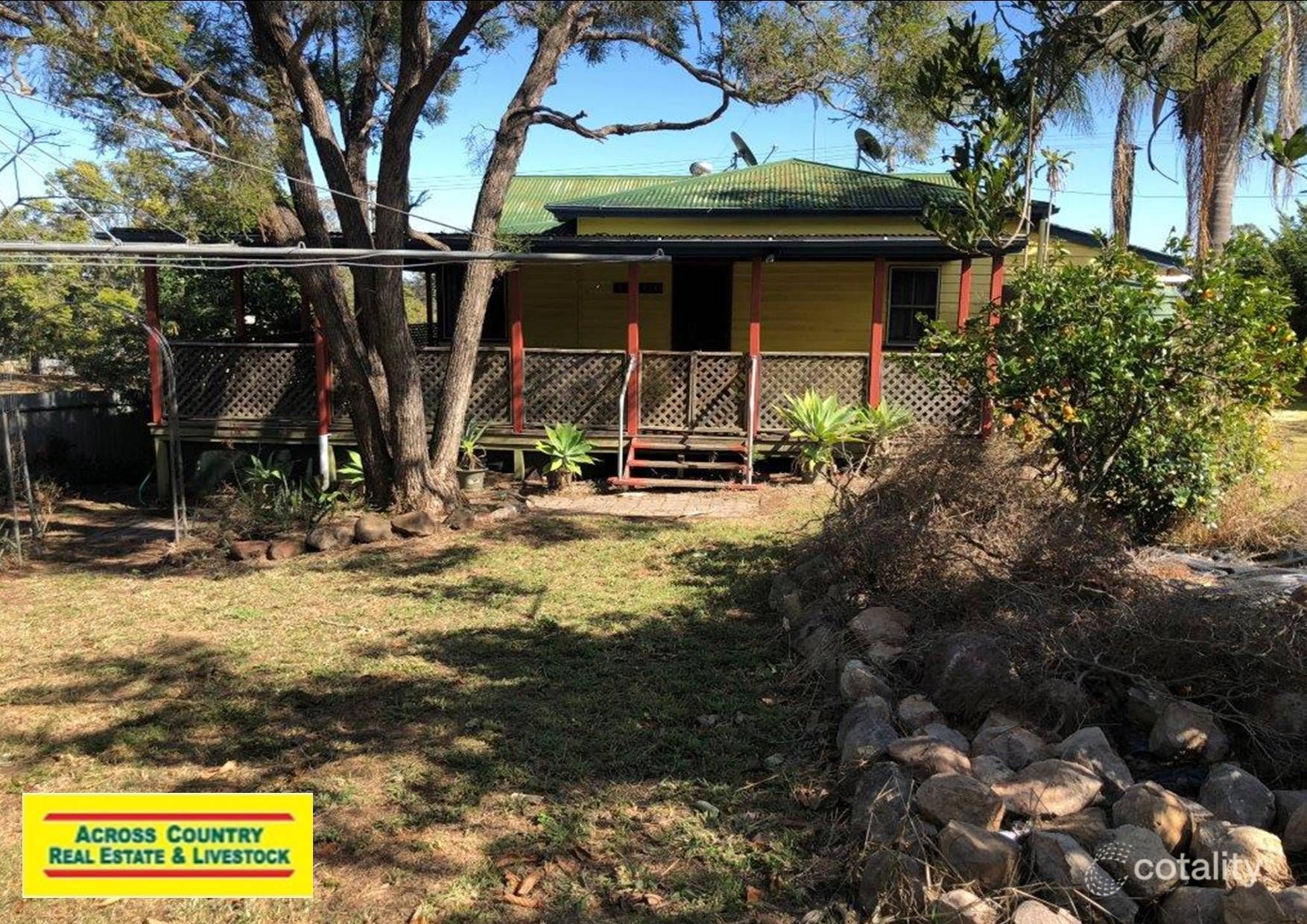 11 Hood St, Proston, QLD 4613
