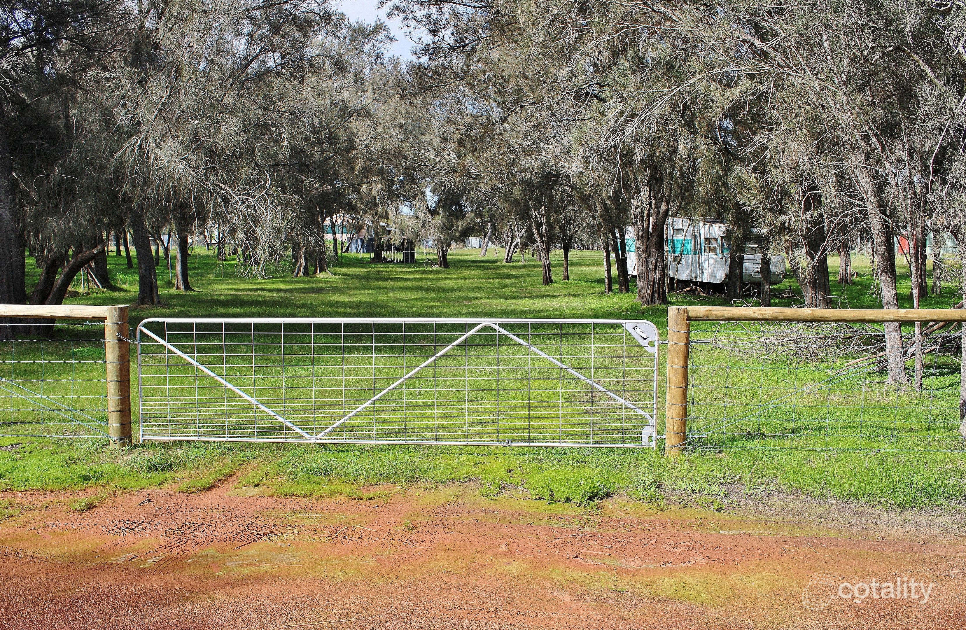 17 Quartermaine Rd, Woodanilling, WA 6316
