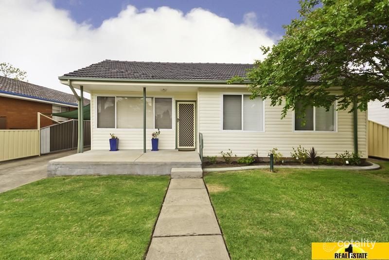 18 Ball St, Colyton, NSW 2760