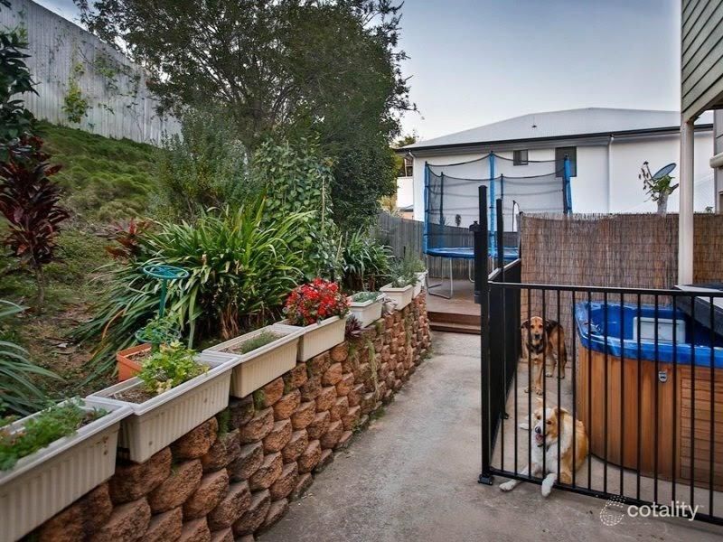 74 Yarrawonga Dr, Castle Hill, QLD 4810