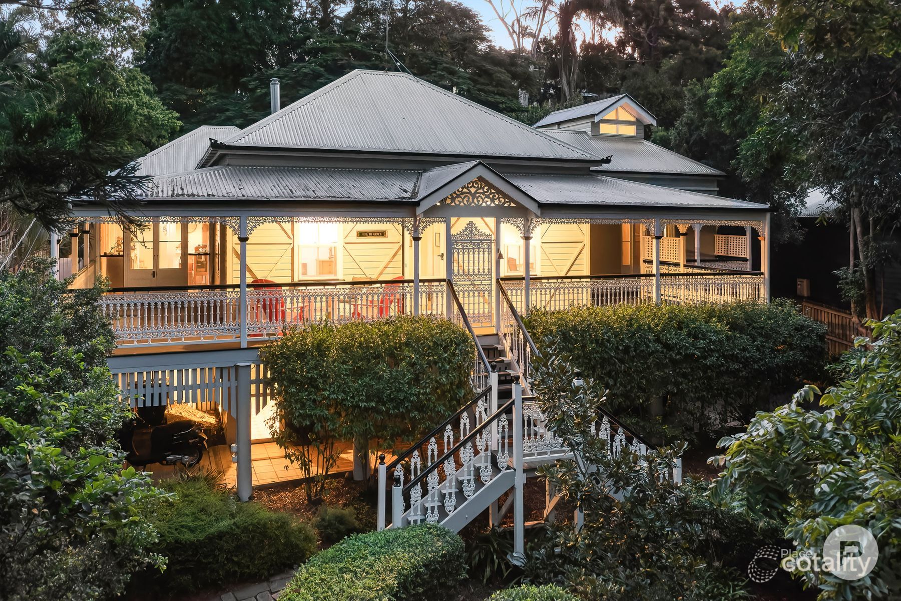 26 Barnett Rd, Bardon, QLD 4065