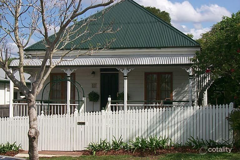 14 Mortlake Rd, Graceville, QLD 4075