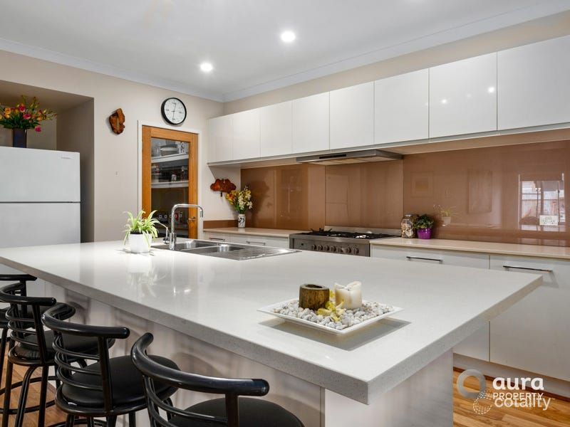 11 Emerald Dr, Caloundra West, QLD 4551