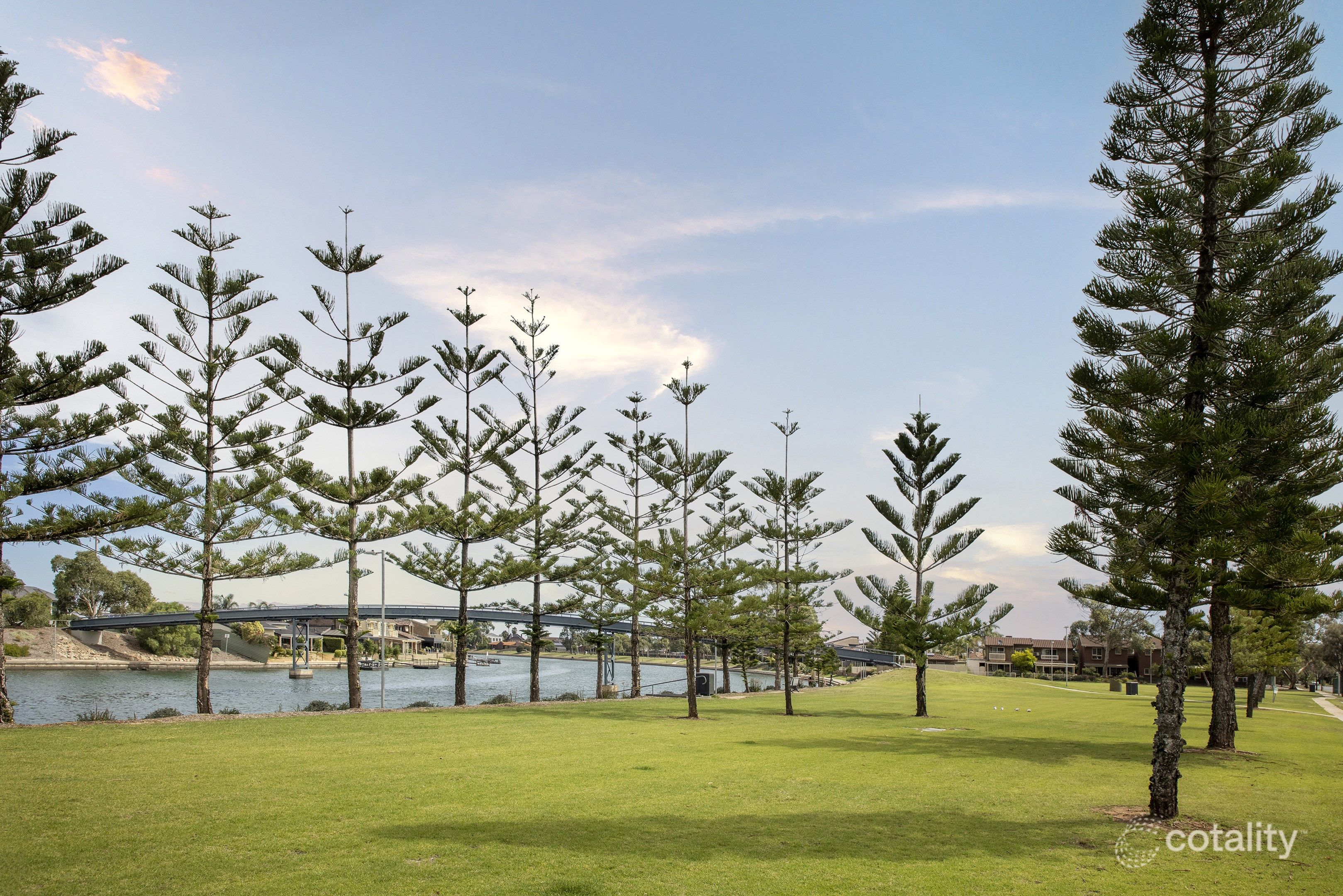 27 Heysen Cres, West Lakes Shore, SA 5020