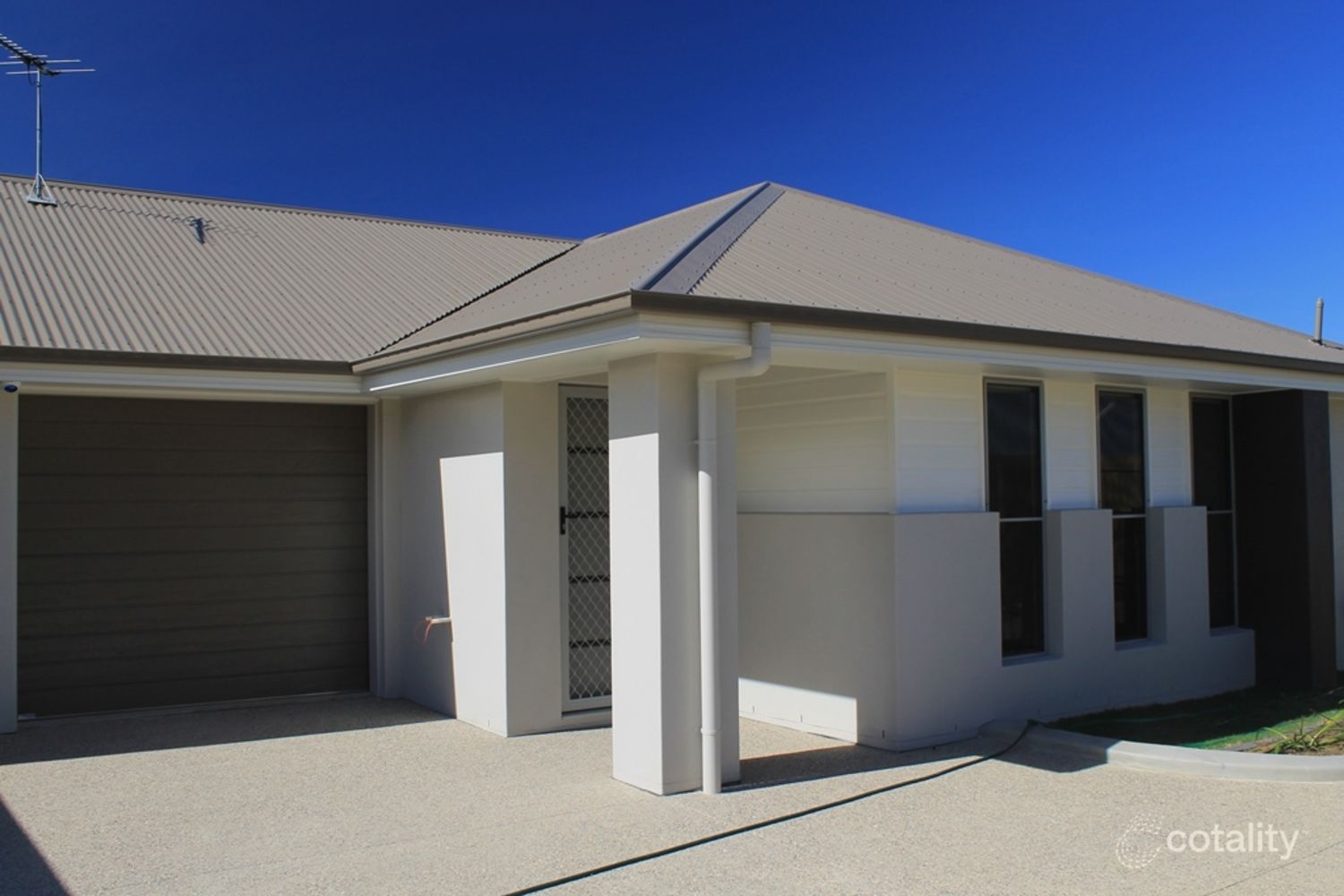 2/13 Eales Rd, Rural View, QLD 4740