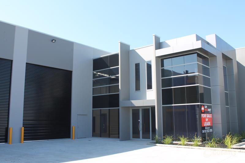 8 Carmart Way, Pakenham, VIC 3810