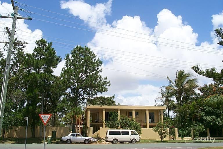 26 Poinsettia Ave, Runaway Bay, QLD 4216