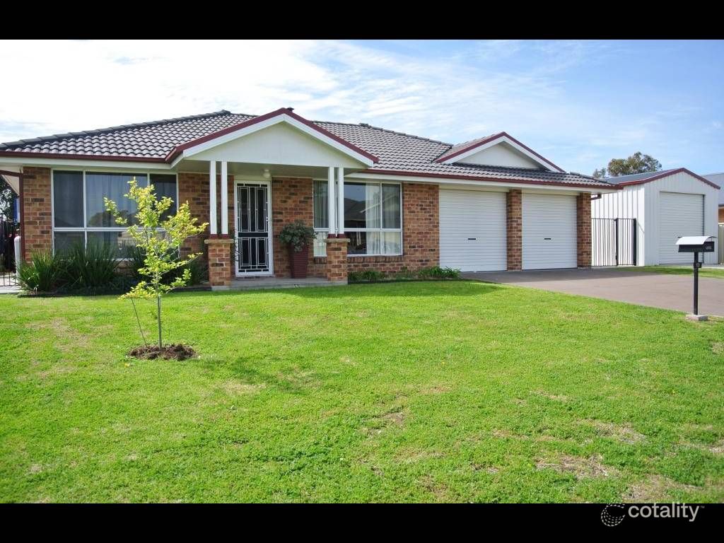 13 Silky Oak Cl, Muswellbrook, NSW 2333