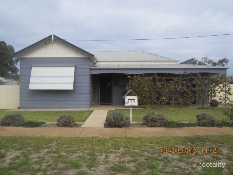 135 Cobar St, Nyngan, NSW 2825