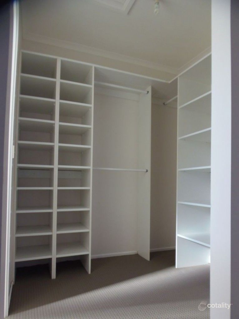 17 Penzance Pl, Sydenham, VIC 3037