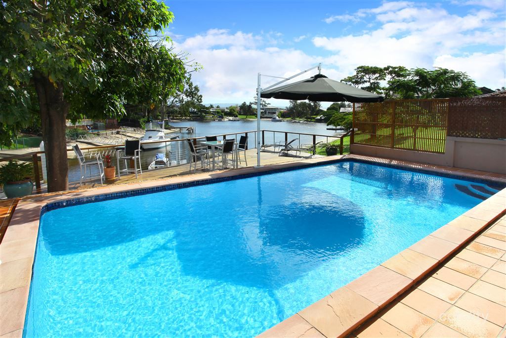 6 Nootka Ct, Broadbeach Waters, QLD 4218