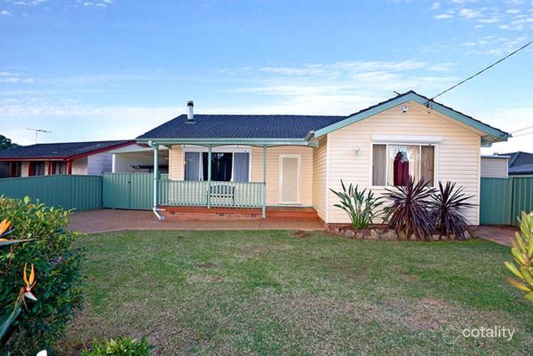 35 Marquesa Cres, Lethbridge Park, NSW 2770