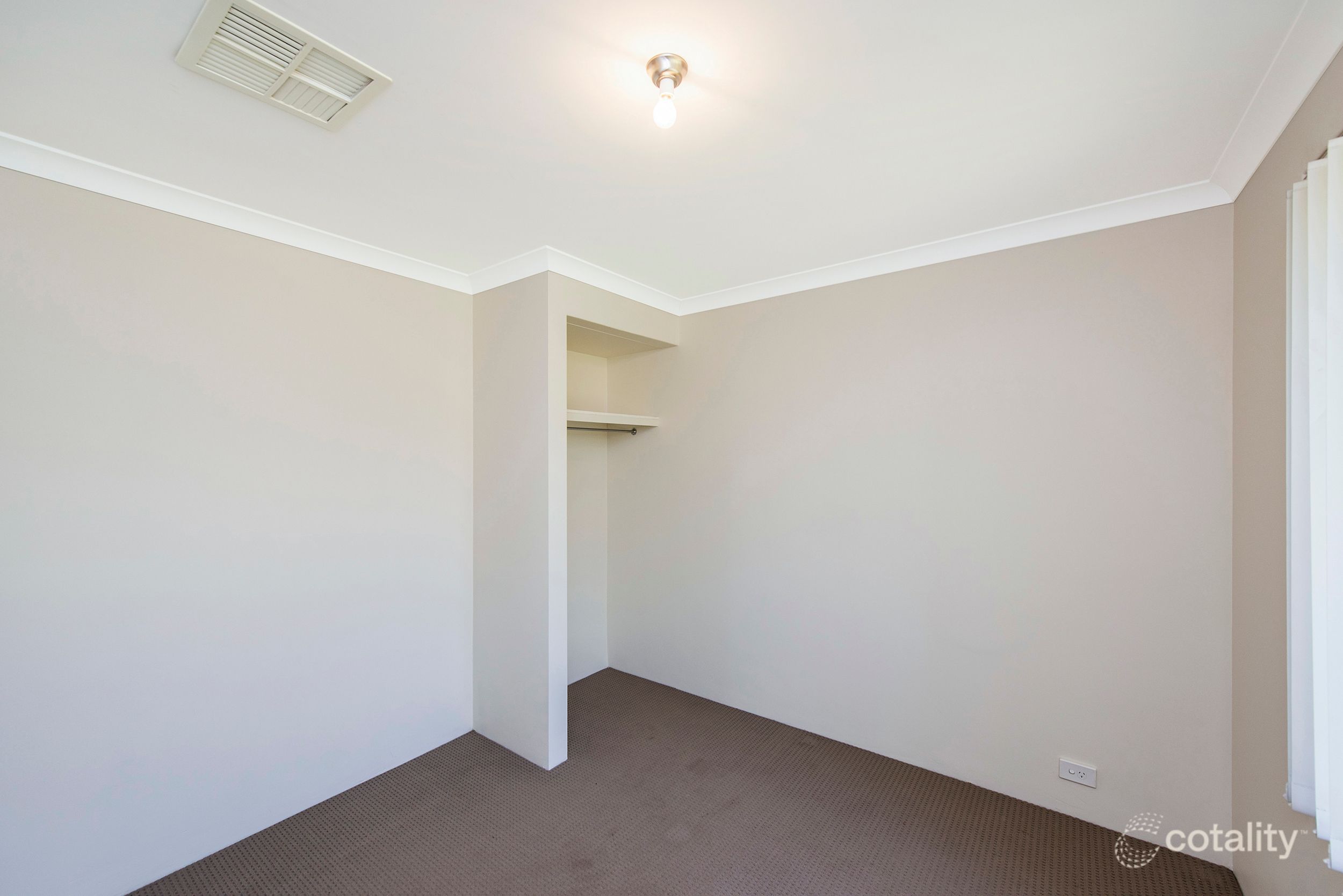 4 Sunderland Cl, Greenfields, WA 6210