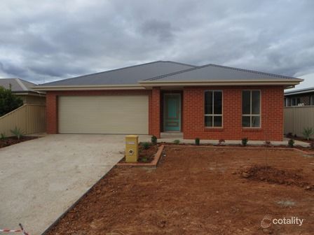 3 Russell St, Griffith, NSW 2680