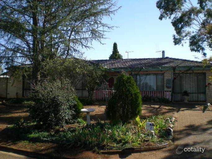 26 Hamilton Rd, Parkes, NSW 2870