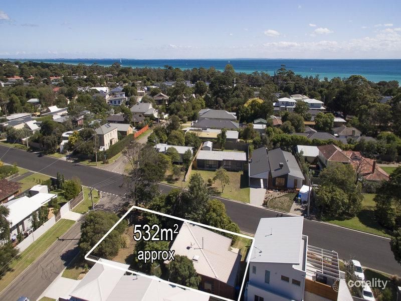 1 Foothills Ave, Mccrae, VIC 3938