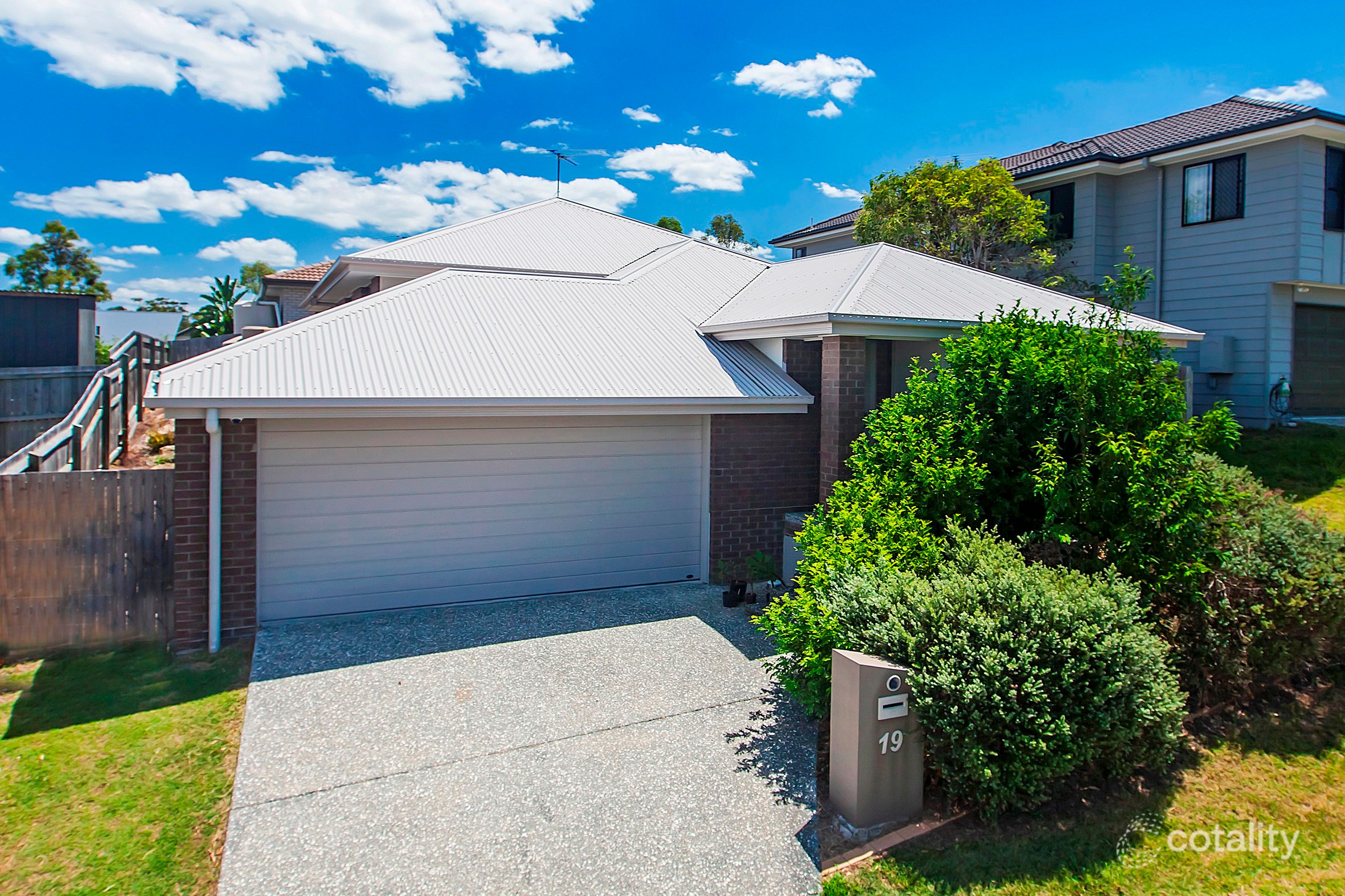 19 Violet Ave, Springfield Lakes, QLD 4300