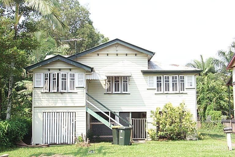 17 Rose St, Westcourt, QLD 4870