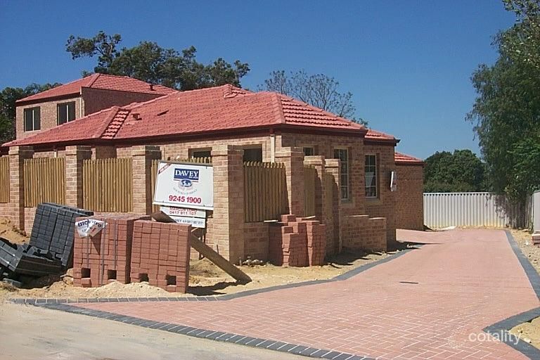 2/4 Stoner Pl, Innaloo, WA 6018