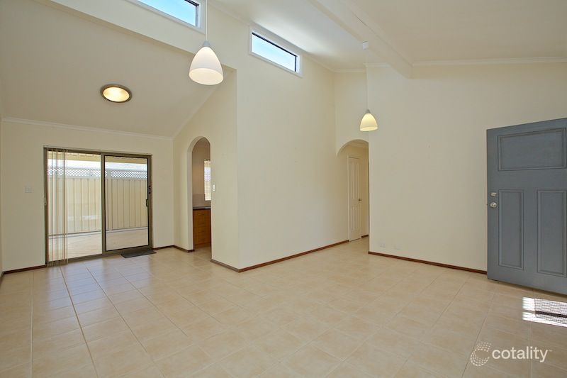 8/11 Hinderwell St, Scarborough, WA 6019