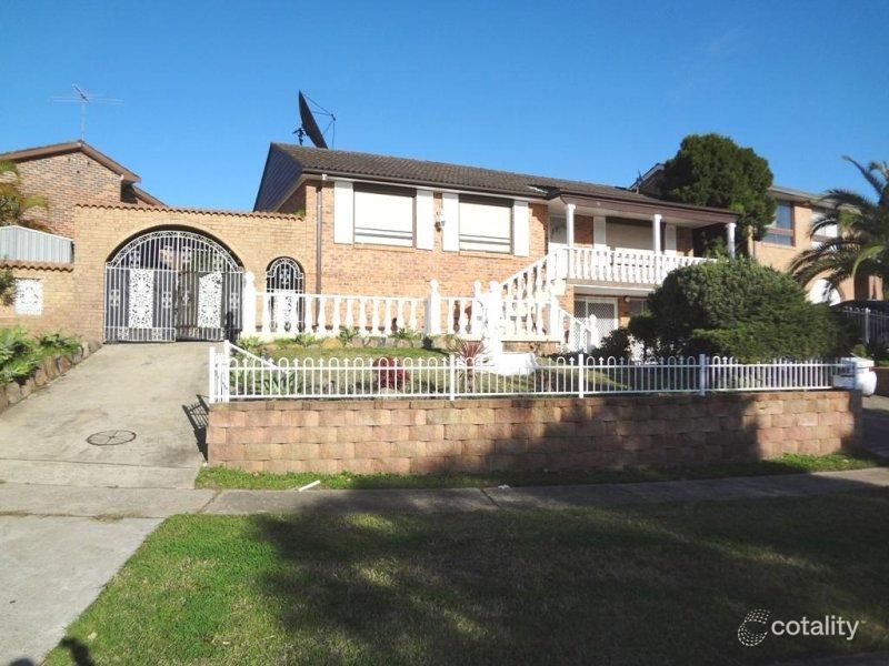 33 St Andrews Bvd, Casula, NSW 2170